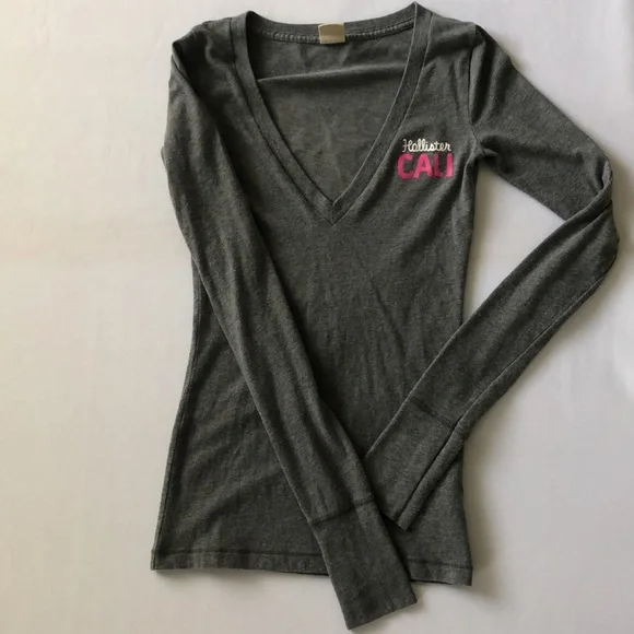 Hollister Grey Long Sleeve with Hollister Cali & HCO Love in Size Xtra Small XS - Picture 2 of 9